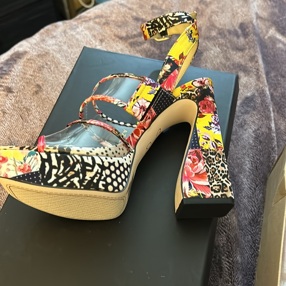 Jessica Simpson blocked heel - Picture 5 of 7